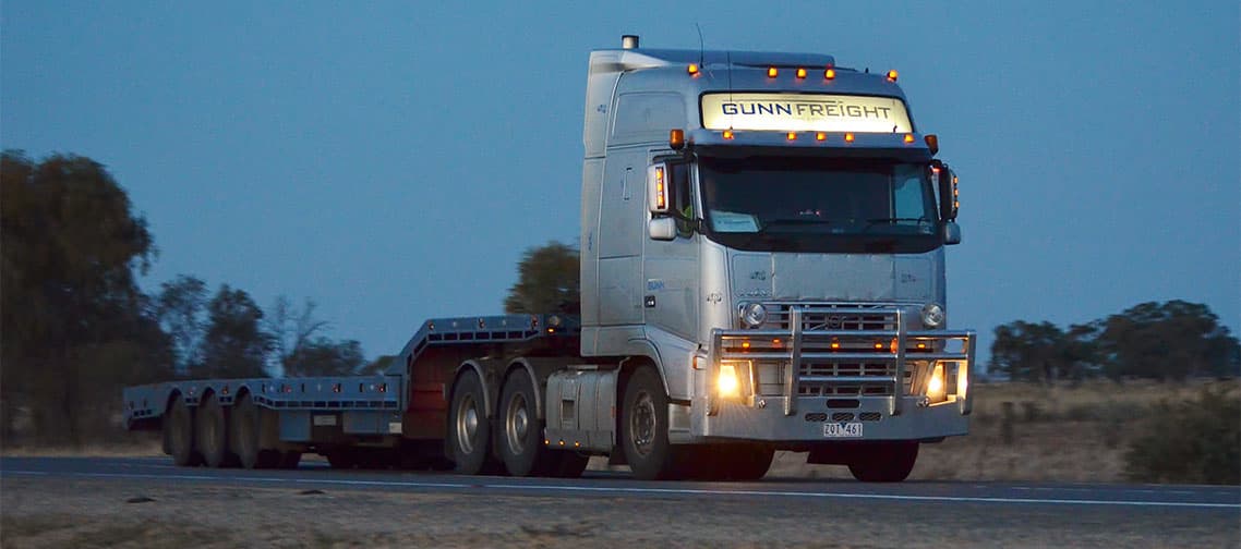 Grain transport unloading at a silo